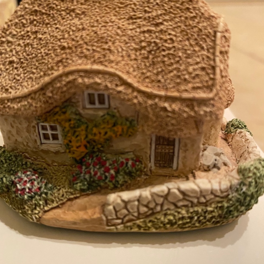 Lilliput Lane cottage